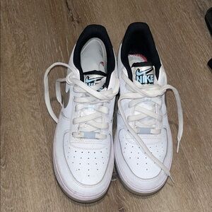 Nike White and Black Low-Top Sneakers